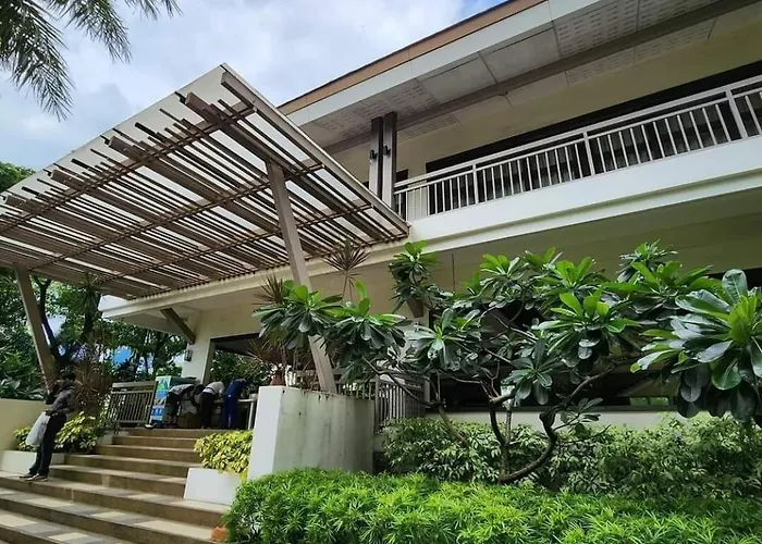 Cozy Spacious 2br At North Edsa Qc *